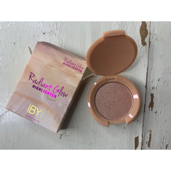 IBY BEAUTY Radiant Glow Highlighter in Prosecco - Picture 8 of 9